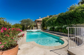 Отель Les Terrasses du Luberon  Боньё